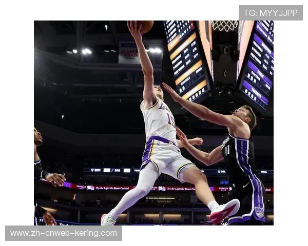 里夫斯连续爆发砍下92分 成为湖人得分主力 里夫斯连续爆发砍下92分 成为湖人得分主力