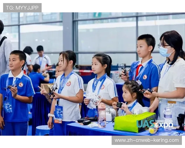 无人机足球锦标赛冠军奖杯设计灵感源自古代浑天仪 无人机足球锦标赛冠军奖杯设计灵感源自古代浑天仪