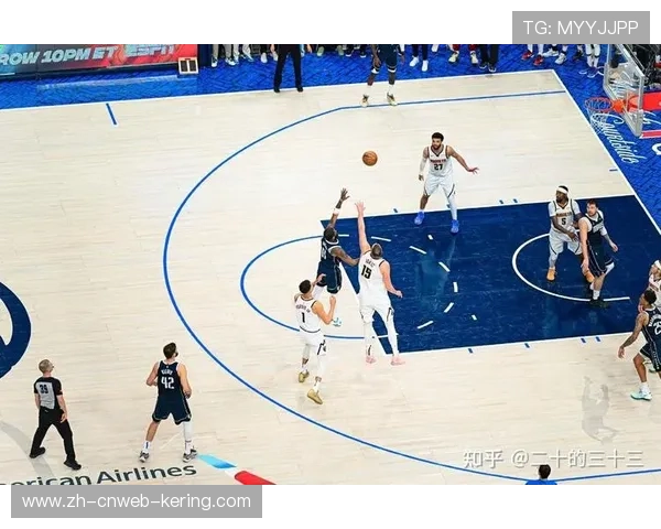 独行侠对阵掘金，东契奇缺阵影响团队组织